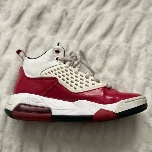 Jordan Maxin 200 GS White/Gym Red - Picture 3 of 5